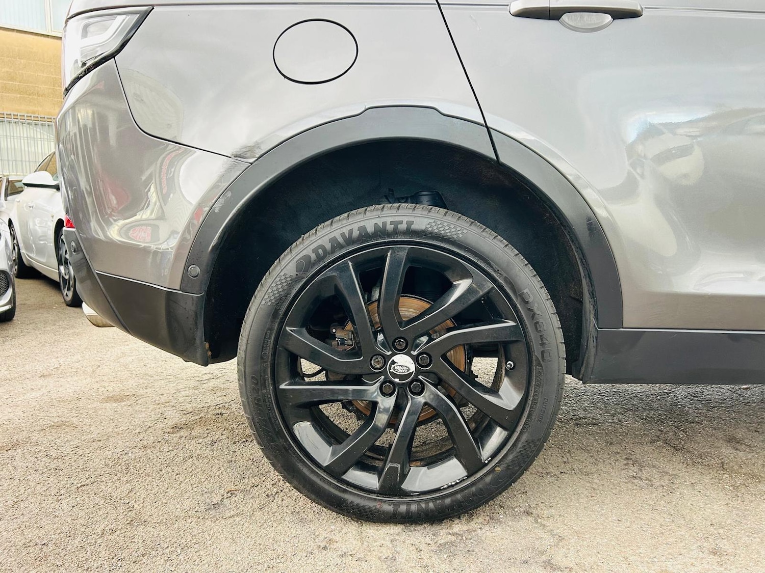 Used Land Rover Discovery Sport 2015 for sale - 76377637: Photo 16