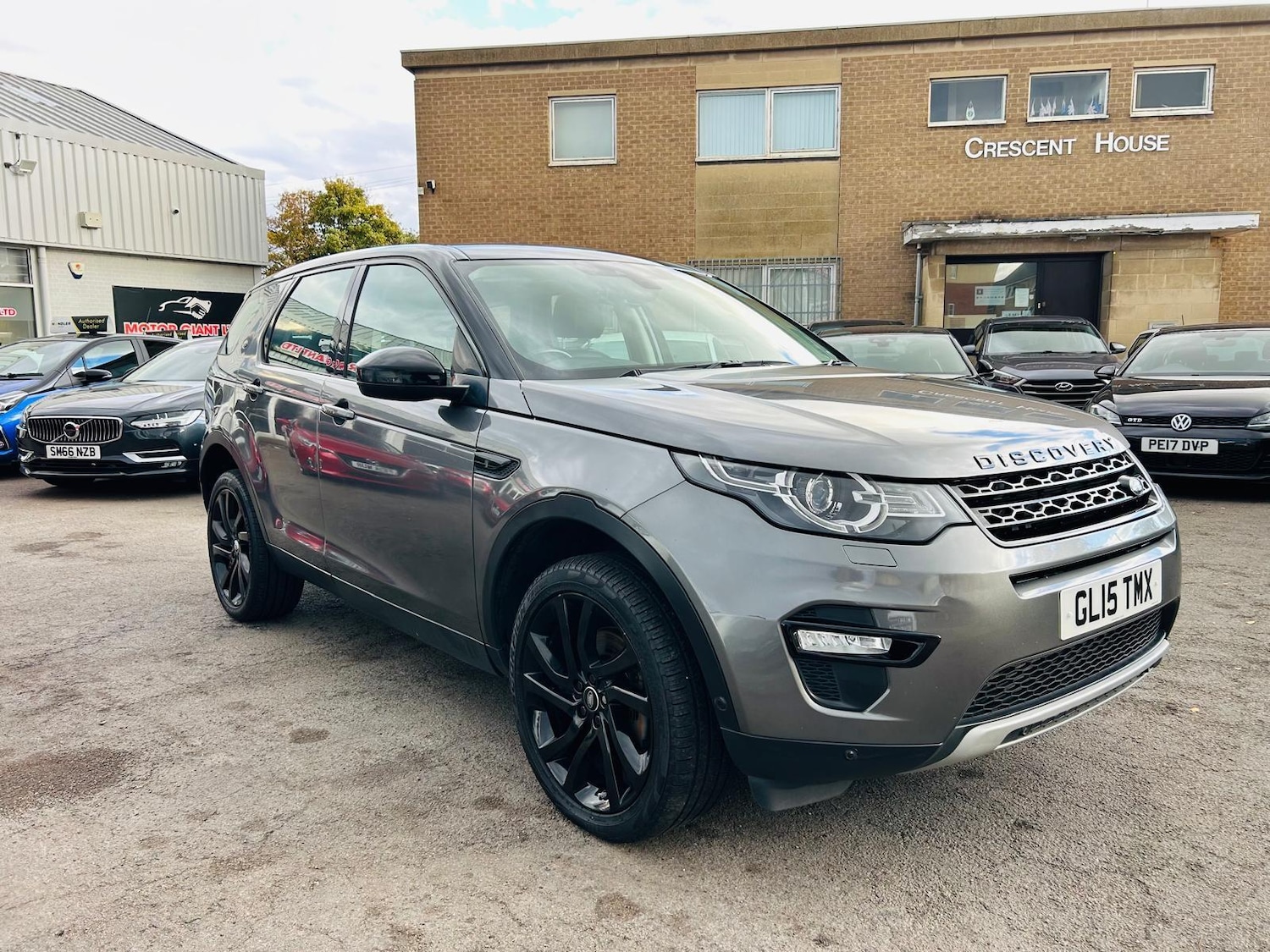 Used Land Rover Discovery Sport 2015 for sale - 76377637: Photo 2