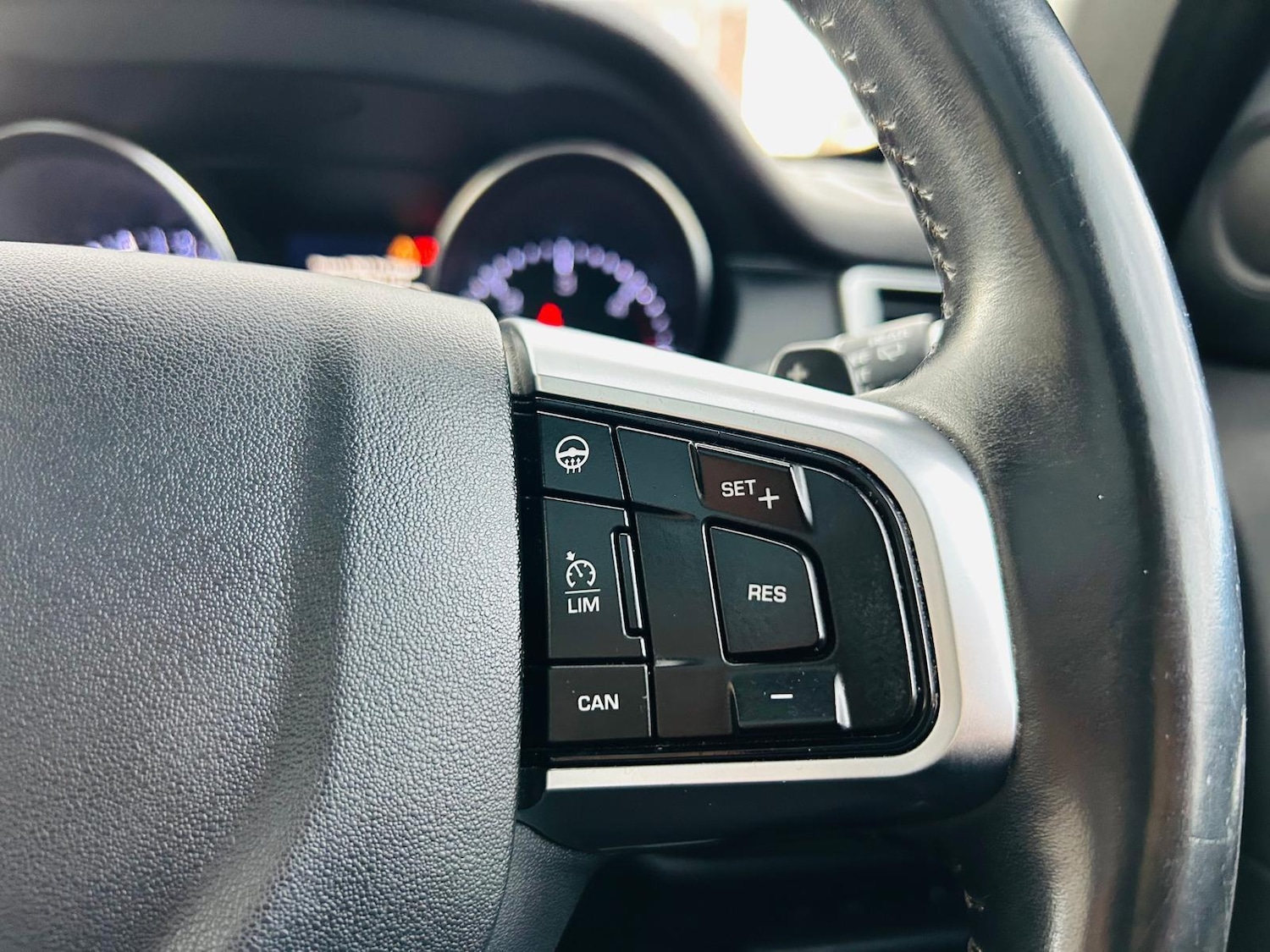 Used Land Rover Discovery Sport 2015 for sale - 76377637: Photo 30