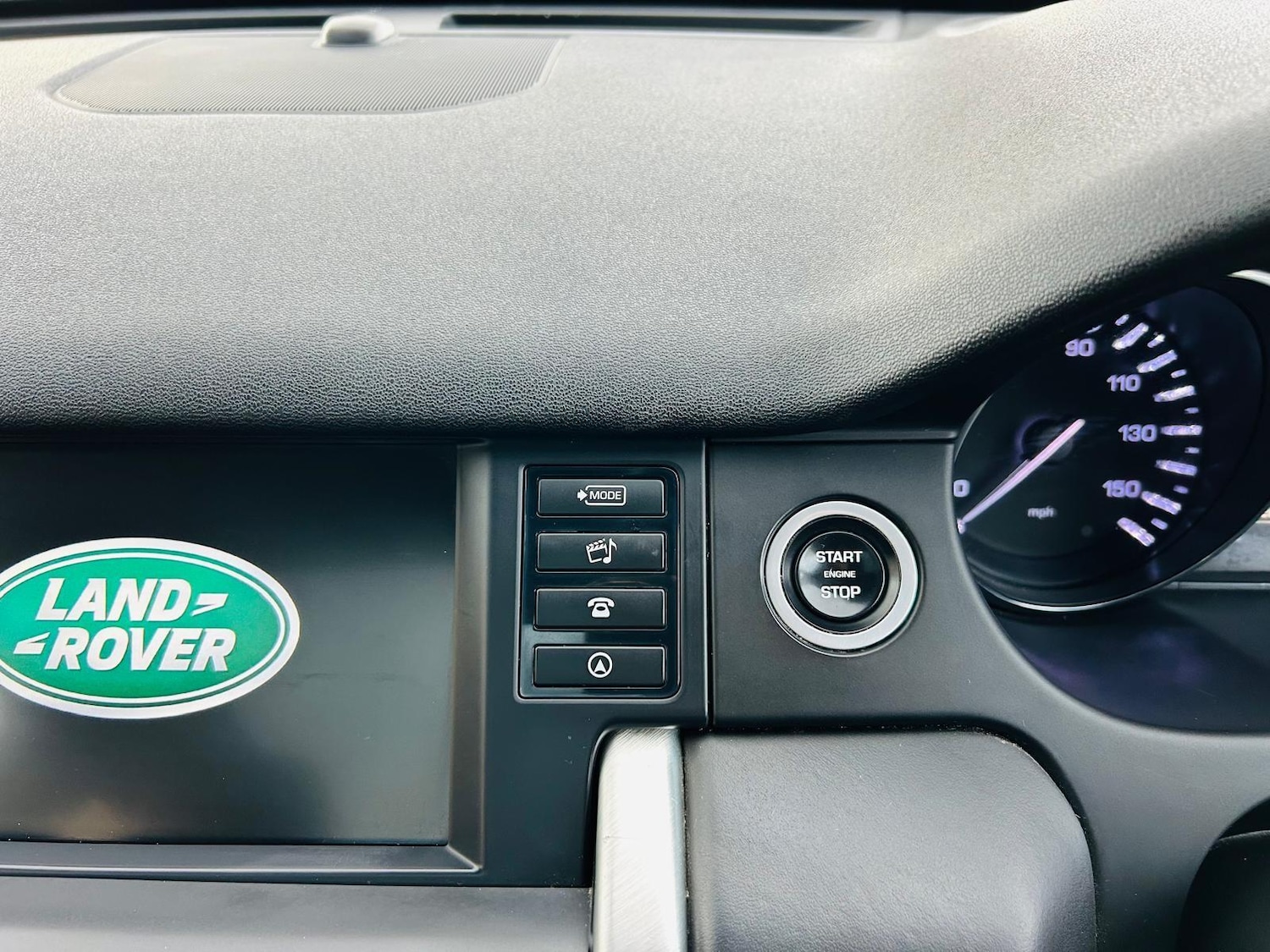 Used Land Rover Discovery Sport 2015 for sale - 76377637: Photo 35