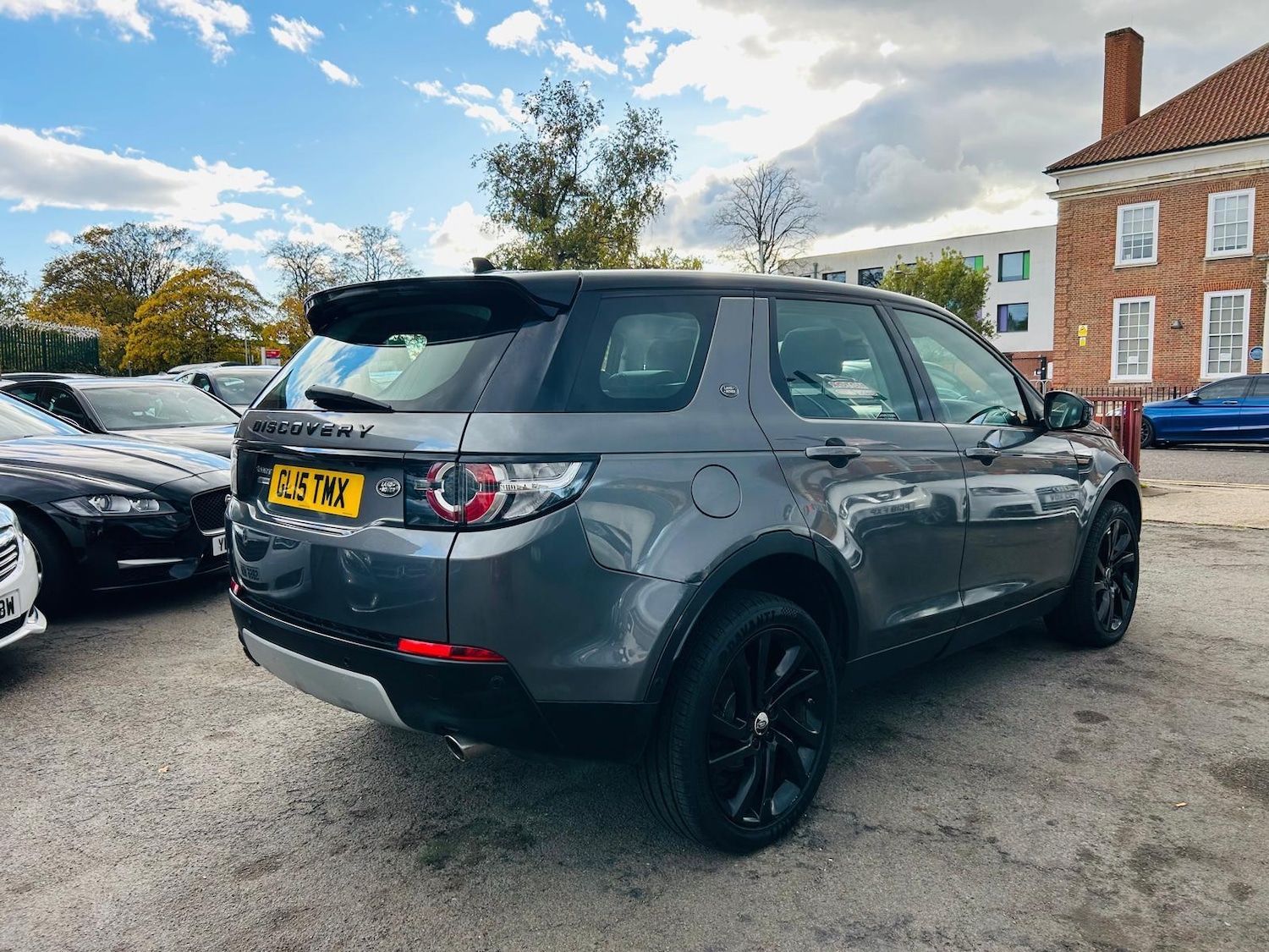 Used Land Rover Discovery Sport 2015 for sale - 76377637: Photo 4