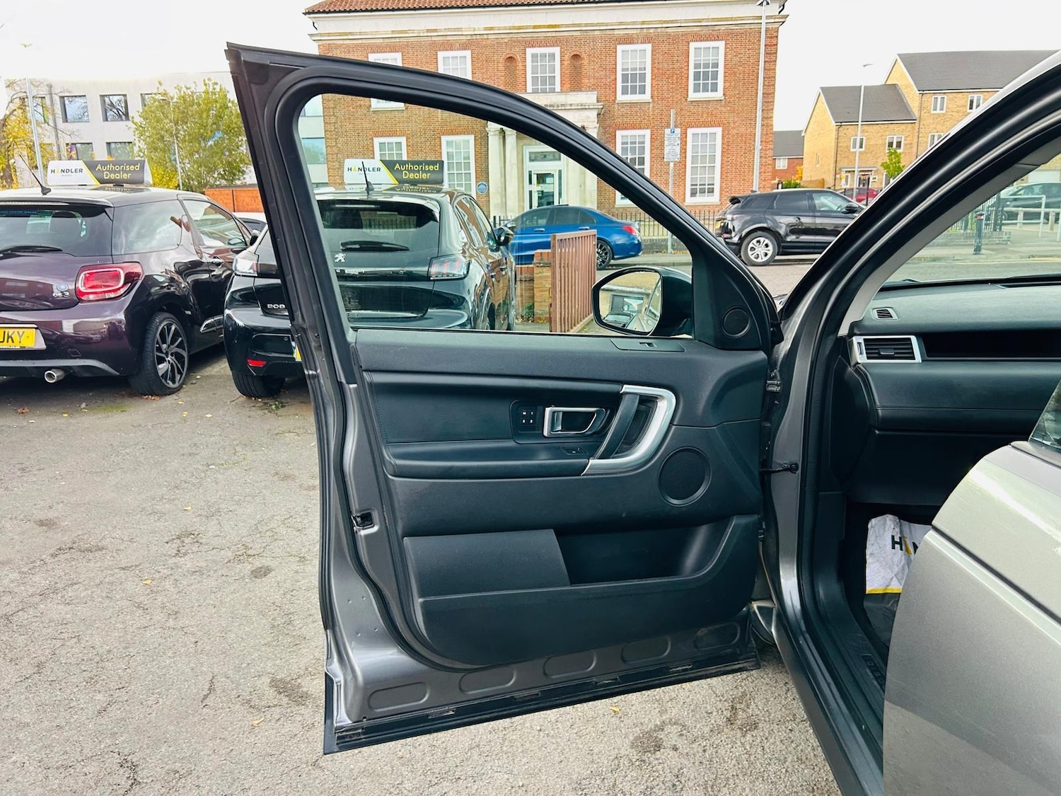 Used Land Rover Discovery Sport 2015 for sale - 76377637: Photo 41