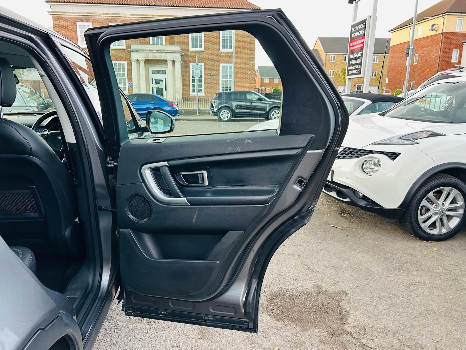 Used Land Rover Discovery Sport 2015 for sale - 76377637: Photo 42