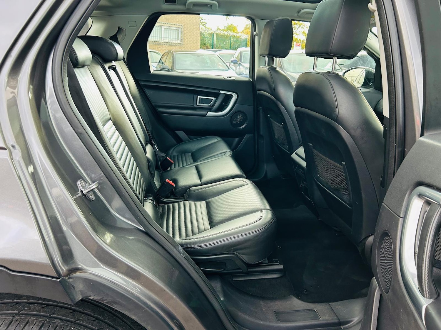 Used Land Rover Discovery Sport 2015 for sale - 76377637: Photo 44
