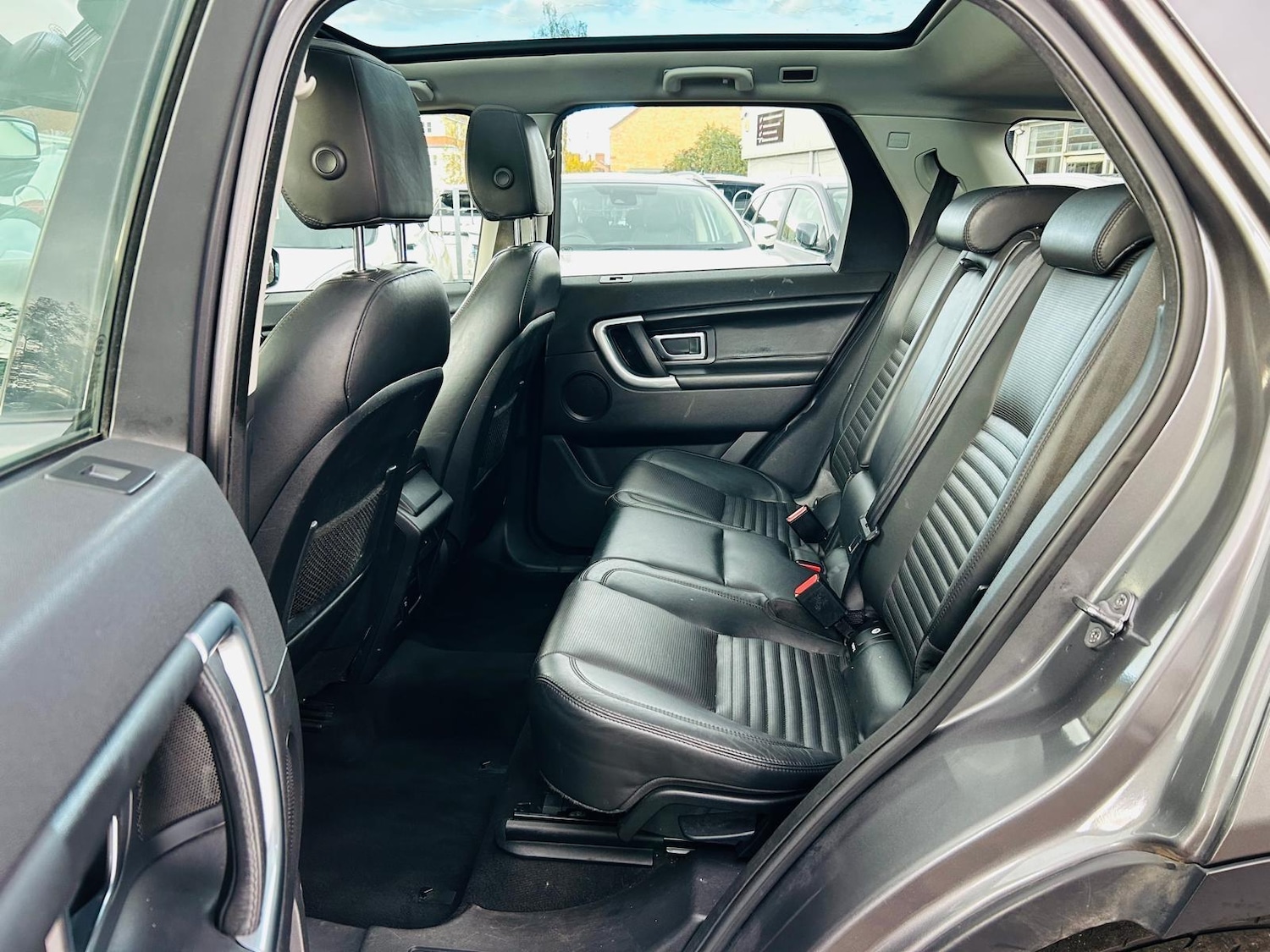 Used Land Rover Discovery Sport 2015 for sale - 76377637: Photo 45