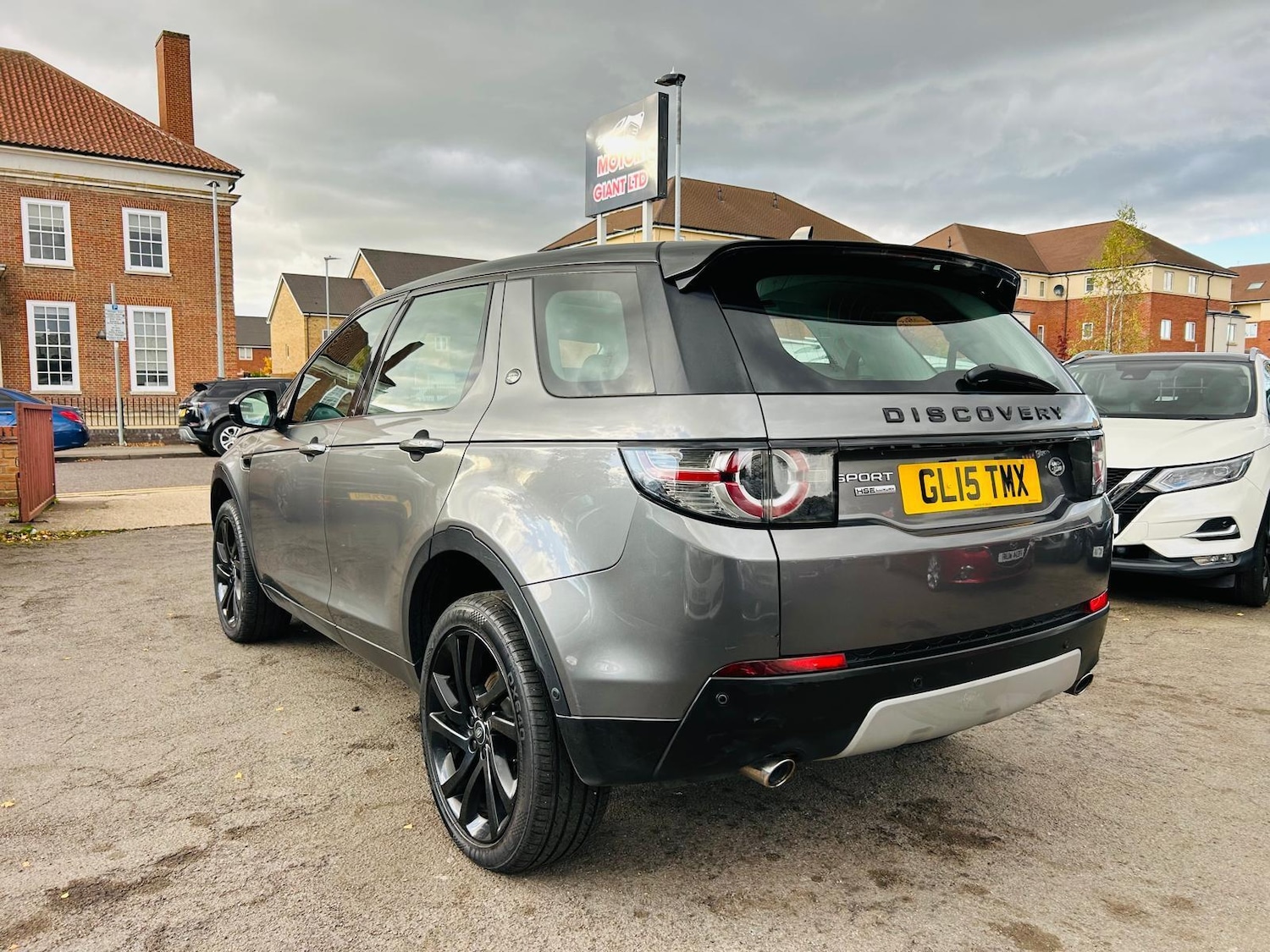 Used Land Rover Discovery Sport 2015 for sale - 76377637: Photo 5