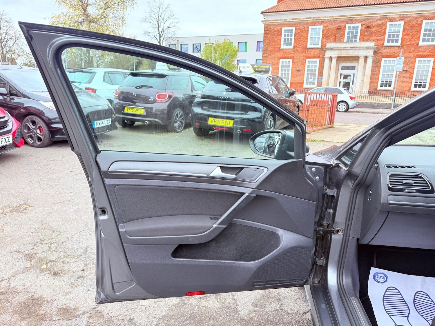 Used Volkswagen Golf 2017 for sale - 76597041: Photo 40