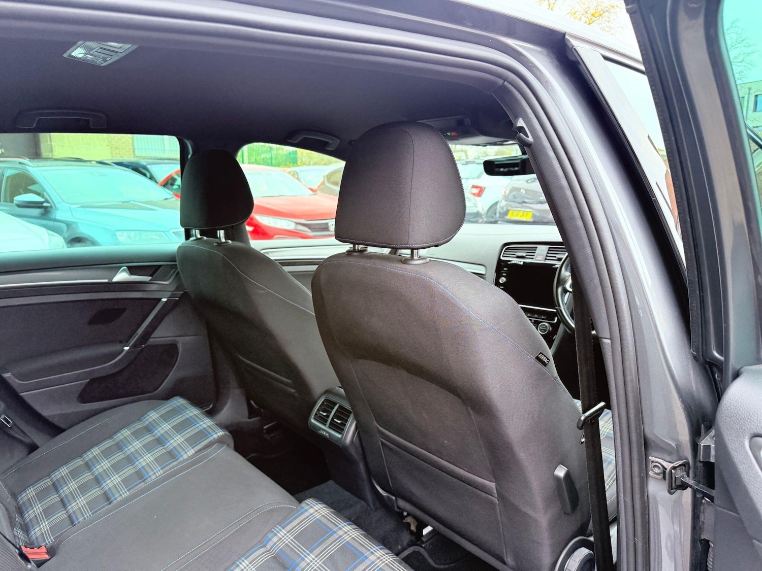 Used Volkswagen Golf 2017 for sale - 76597041: Photo 43