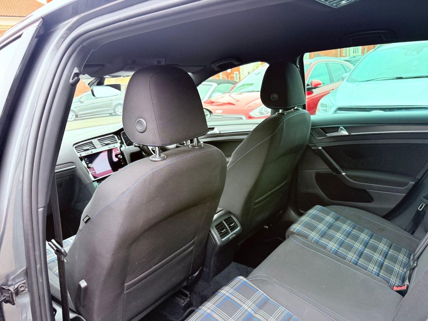 Used Volkswagen Golf 2017 for sale - 76597041: Photo 44