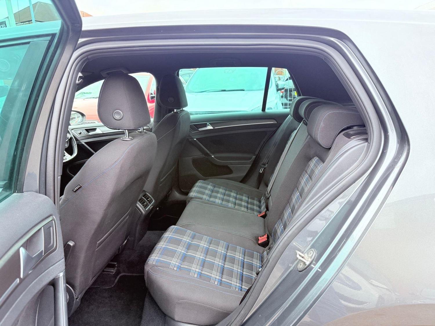 Used Volkswagen Golf 2017 for sale - 76597041: Photo 46