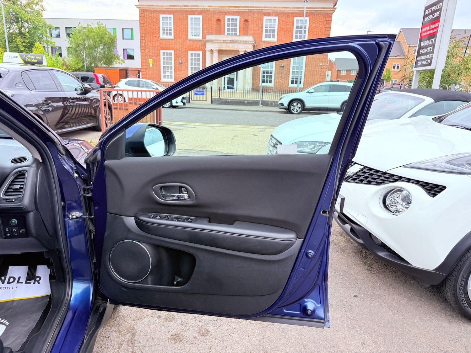 Used Honda HR-V 2016 for sale - 76020515: Photo 44
