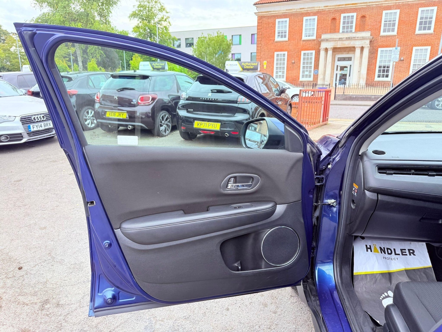 Used Honda HR-V 2016 for sale - 76020515: Photo 45