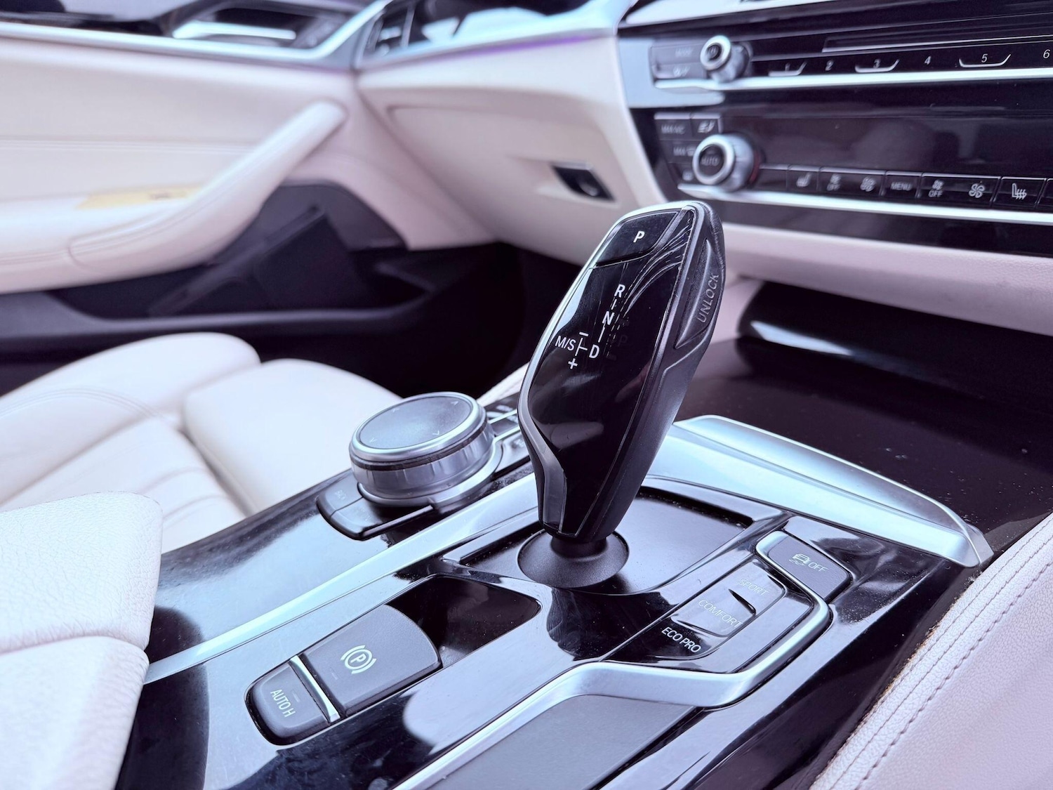 Used BMW 5 Series 2017 for sale - 77633036: Photo 43