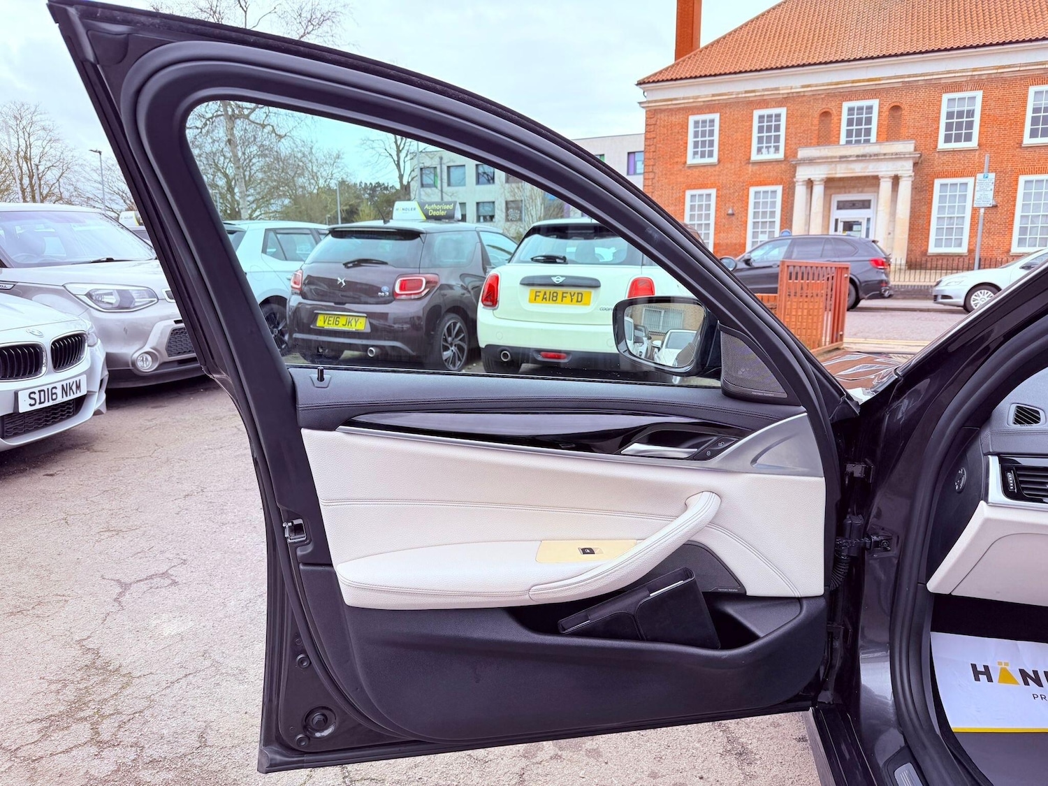 Used BMW 5 Series 2017 for sale - 77633036: Photo 53