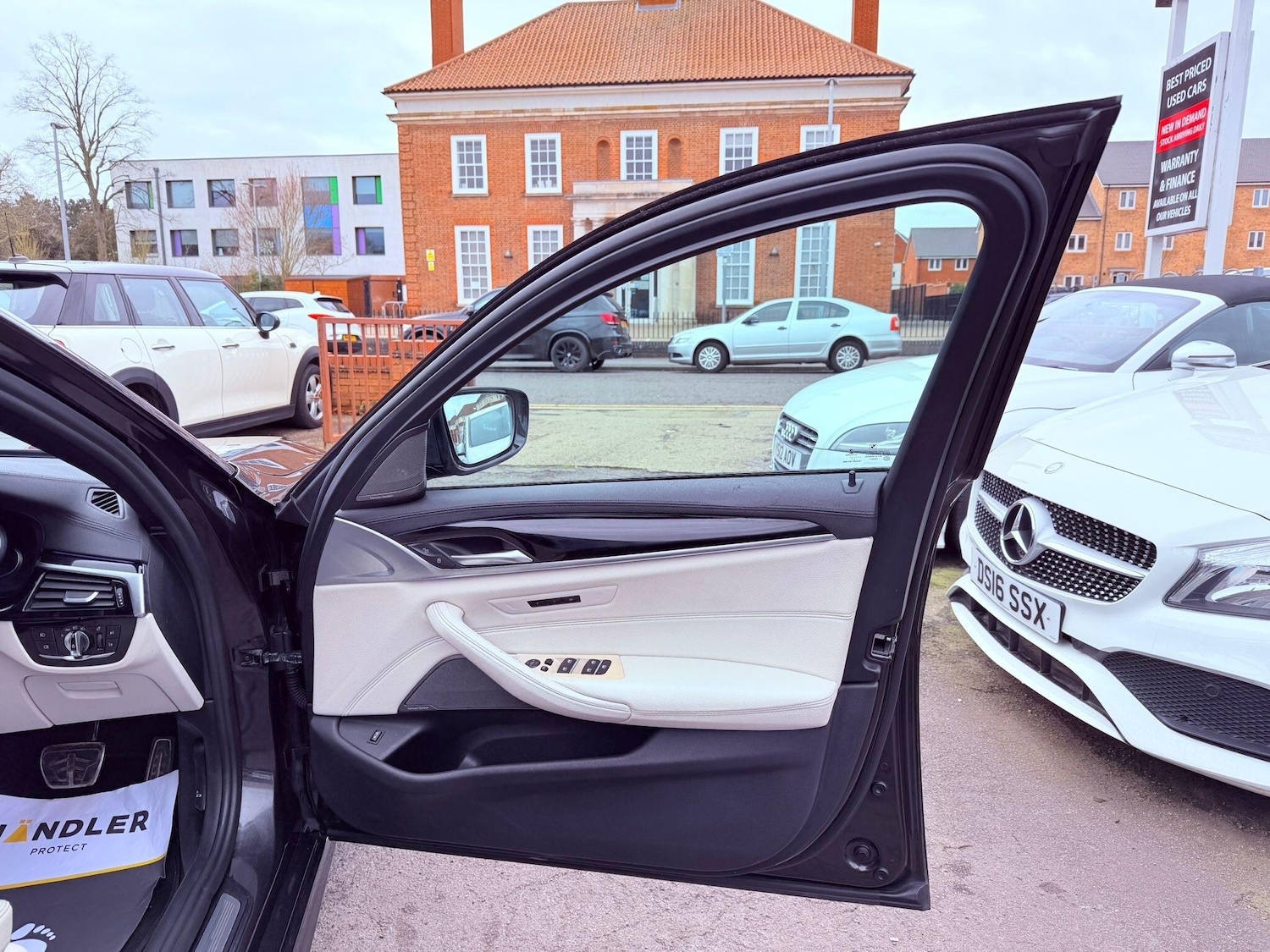 Used BMW 5 Series 2017 for sale - 77633036: Photo 54