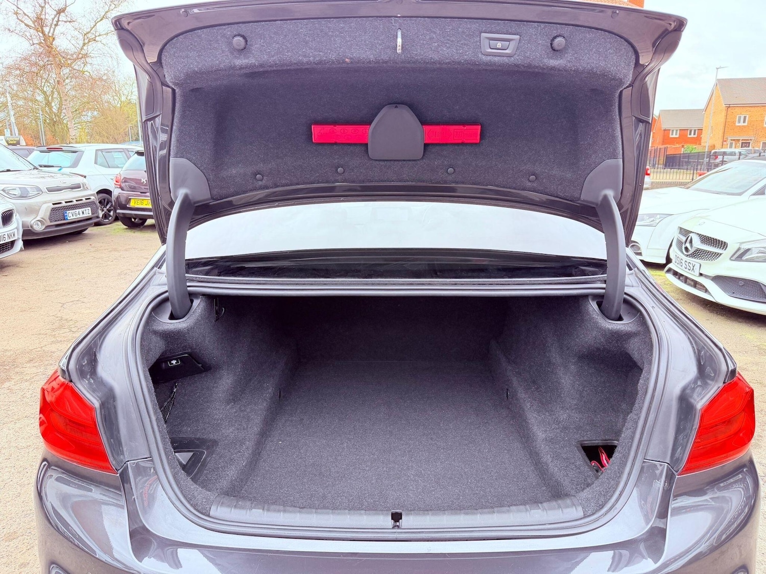 Used BMW 5 Series 2017 for sale - 77633036: Photo 62