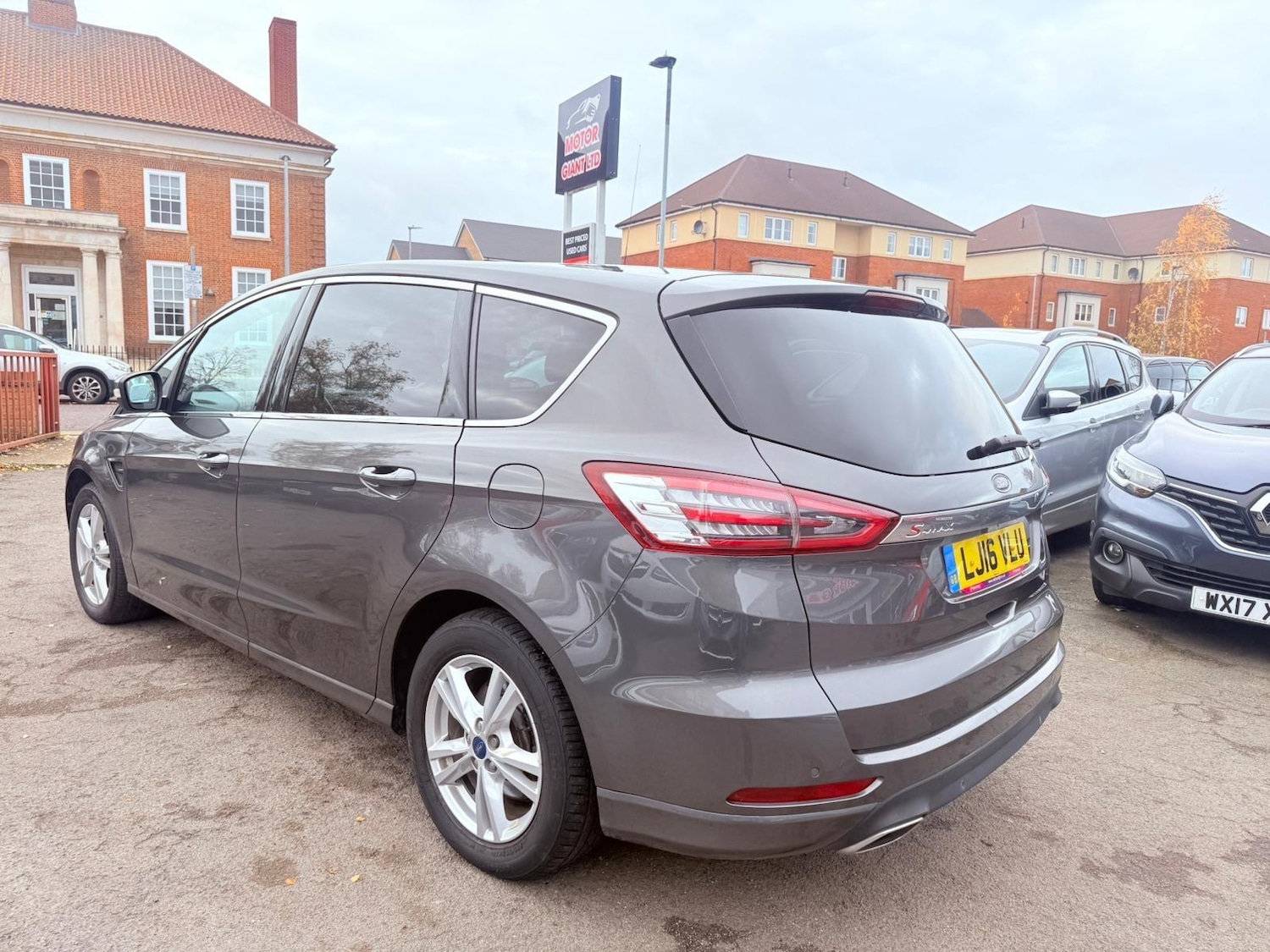 Used Ford S-Max 2016 for sale - 76527998: Photo 16