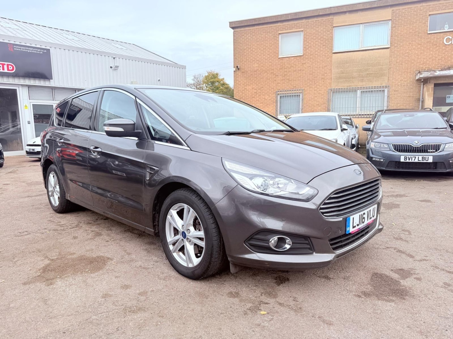 Used Ford S-Max 2016 for sale - 76527998: Photo 2