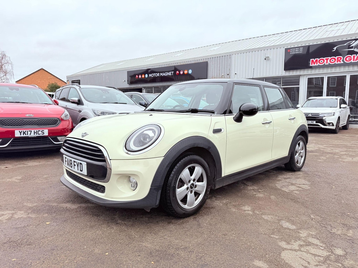 Used MINI Hatch for sale - 76727801: Photo 1