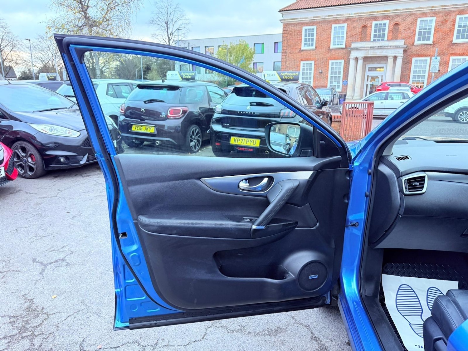 Used Nissan Qashqai 2018 for sale - 76632770: Photo 44