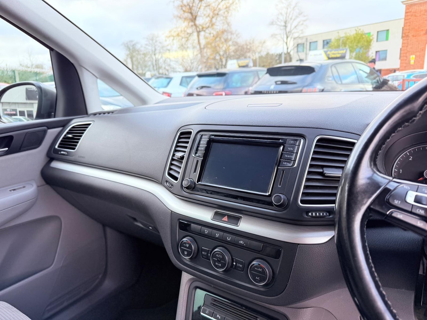 Used Volkswagen Sharan 2017 for sale - 76632708: Photo 36