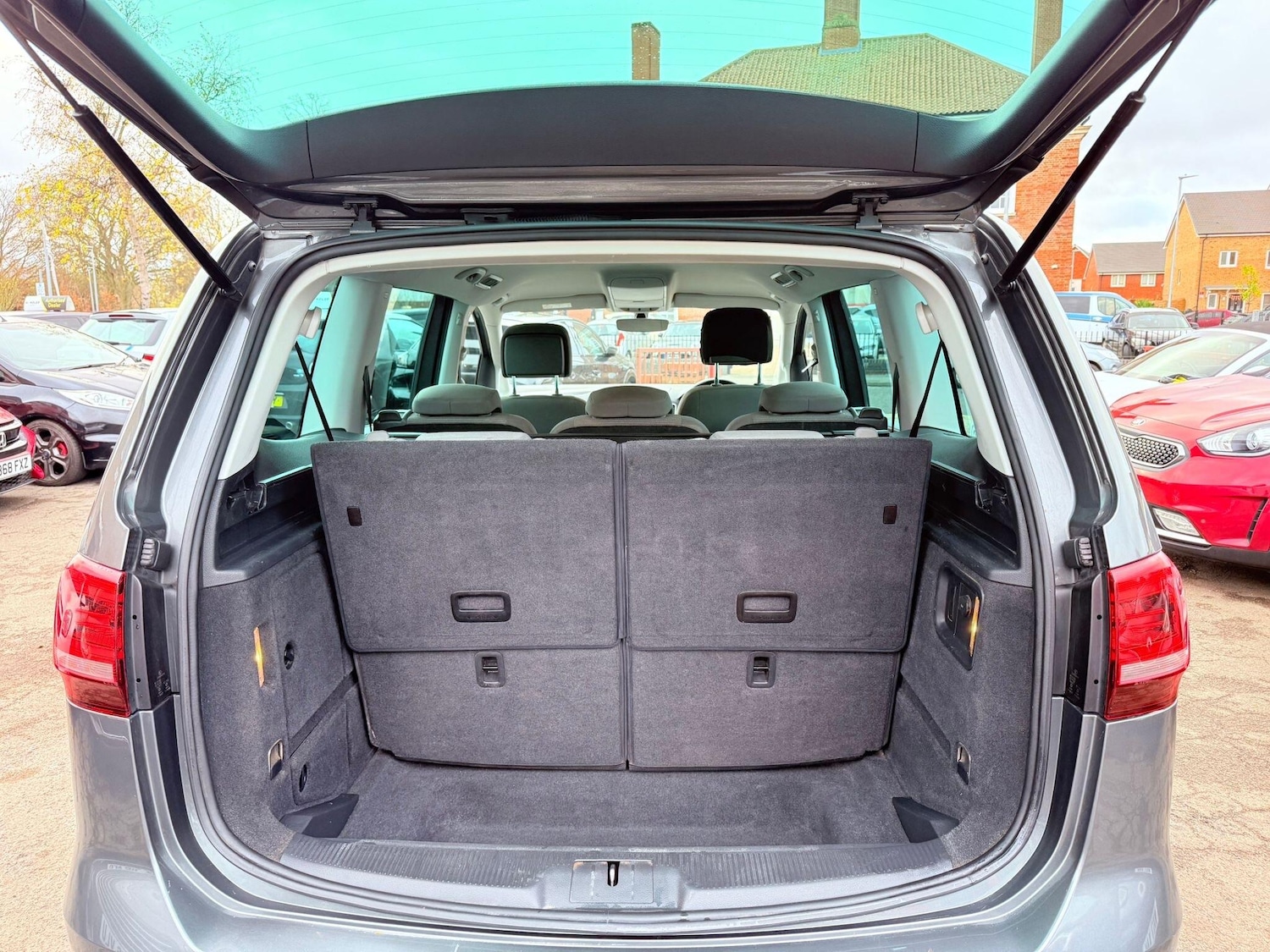 Used Volkswagen Sharan 2017 for sale - 76632708: Photo 47