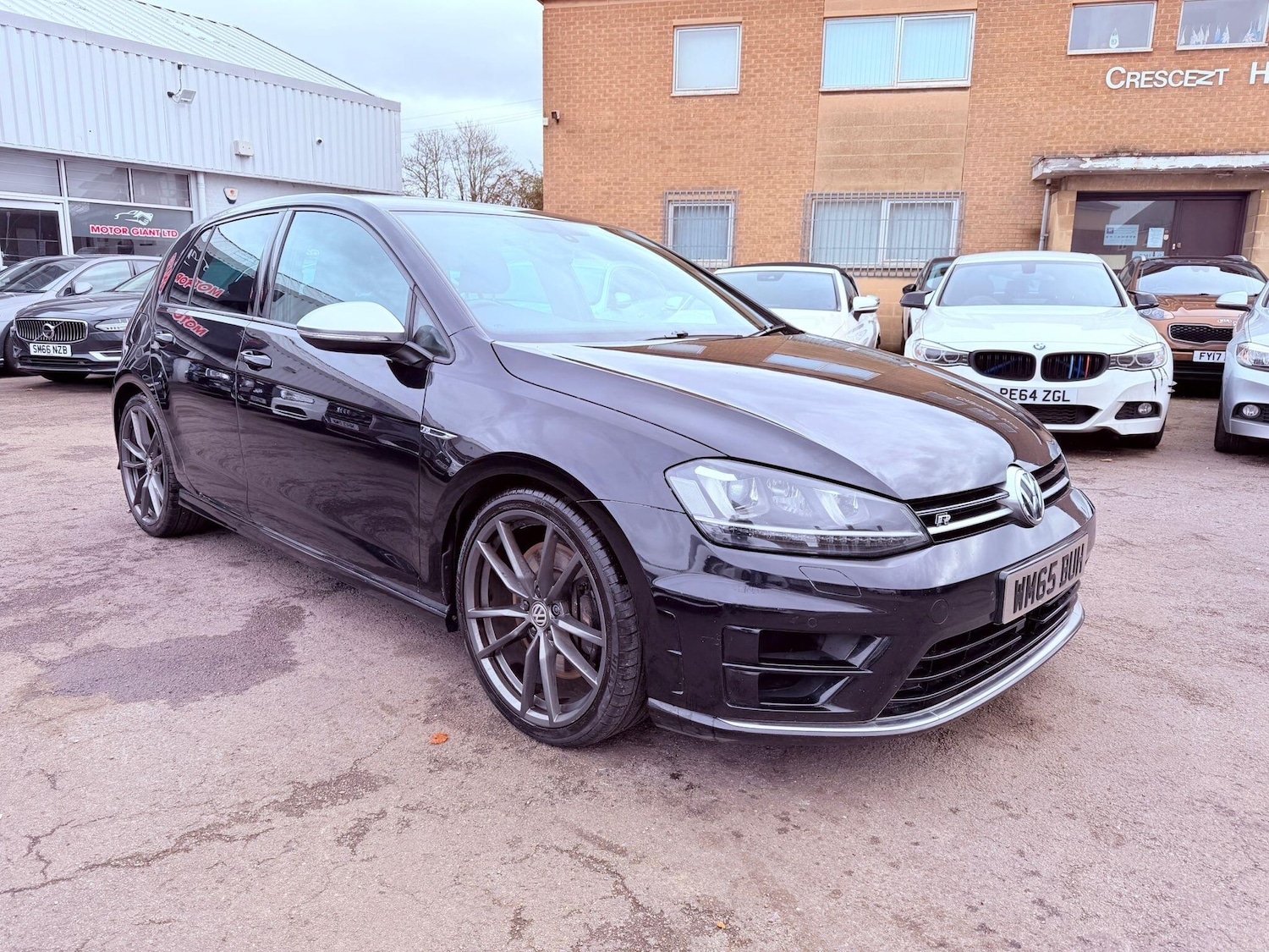 Used Volkswagen Golf 2015 for sale - 77633515: Photo 2