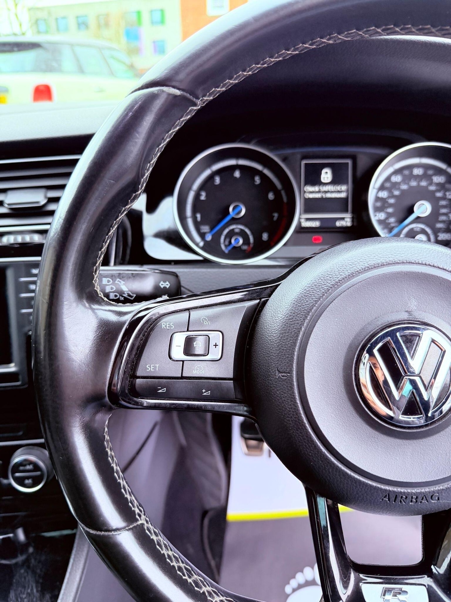 Used Volkswagen Golf 2015 for sale - 77633515: Photo 33