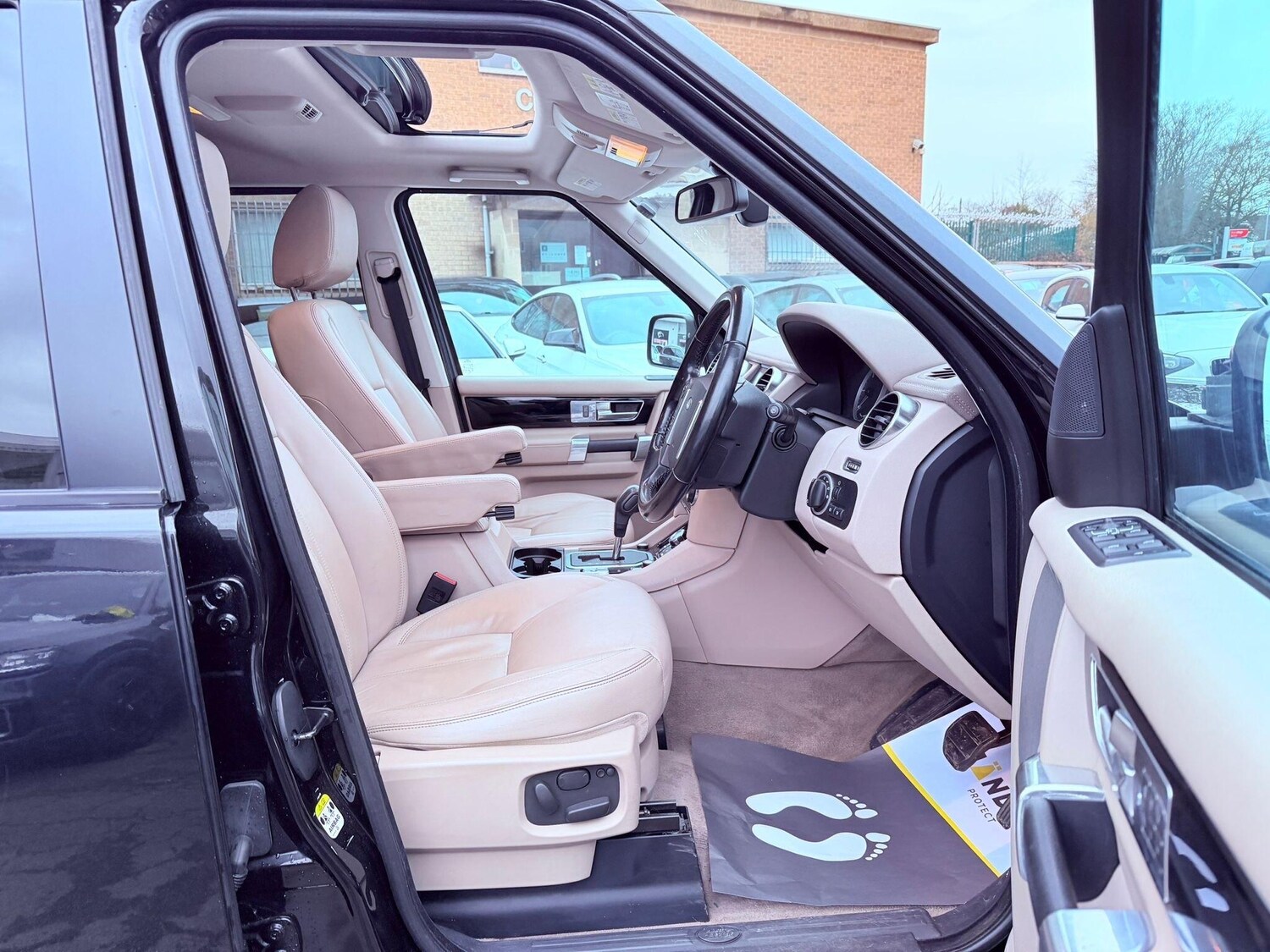 Used Land Rover Discovery 4 for sale - 77484179: Photo 28