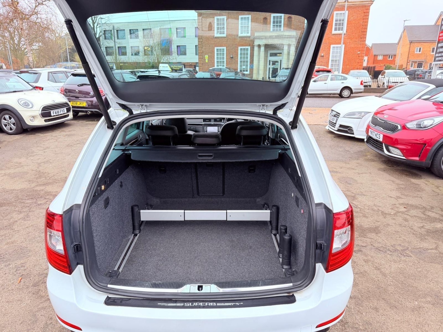 Used Skoda Superb 2015 for sale - 77131789: Photo 63