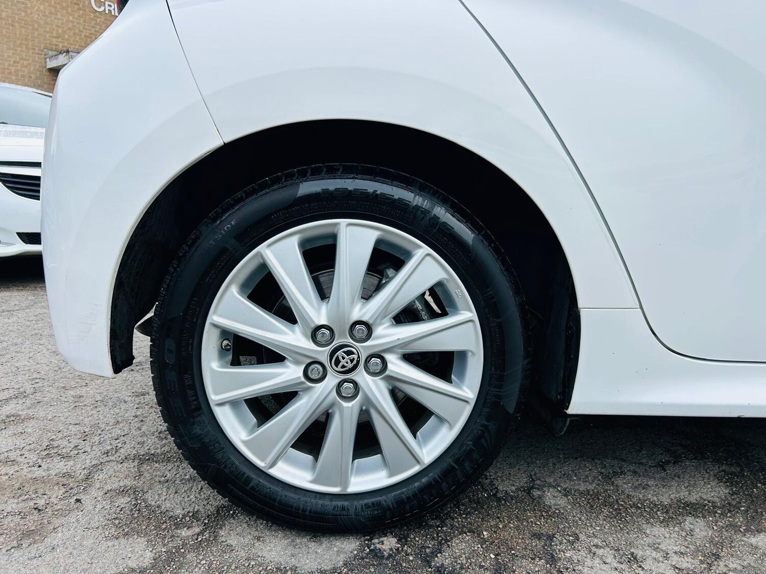 Used Toyota Yaris 2022 for sale - 76137052: Photo 17
