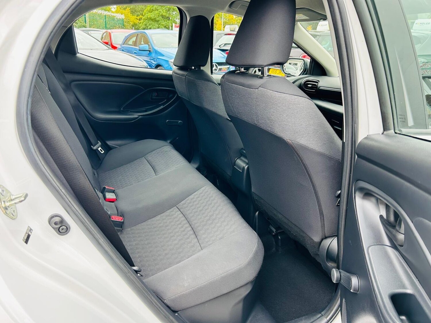 Used Toyota Yaris 2022 for sale - 76137052: Photo 40