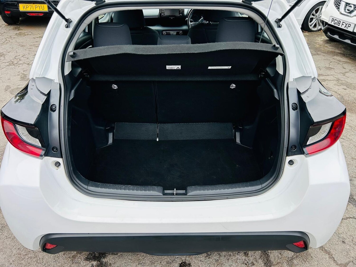 Used Toyota Yaris 2022 for sale - 76137052: Photo 43