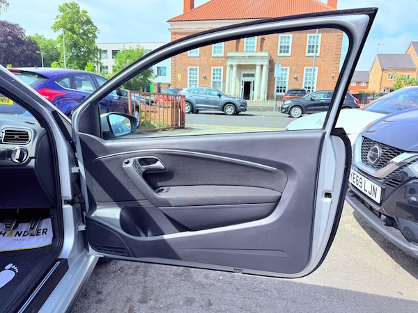 Used Volkswagen Polo 2015 for sale - 75659029: Photo 42