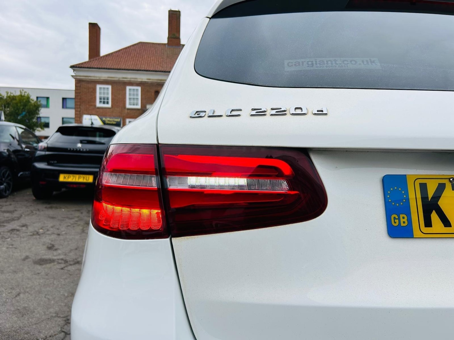 Used Mercedes-Benz GLC 2018 for sale - 76136274: Photo 11