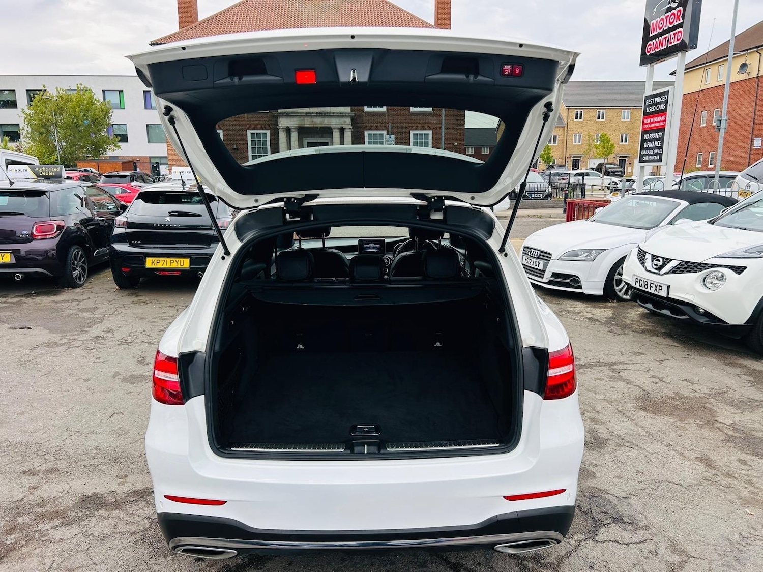 Used Mercedes-Benz GLC 2018 for sale - 76136274: Photo 62