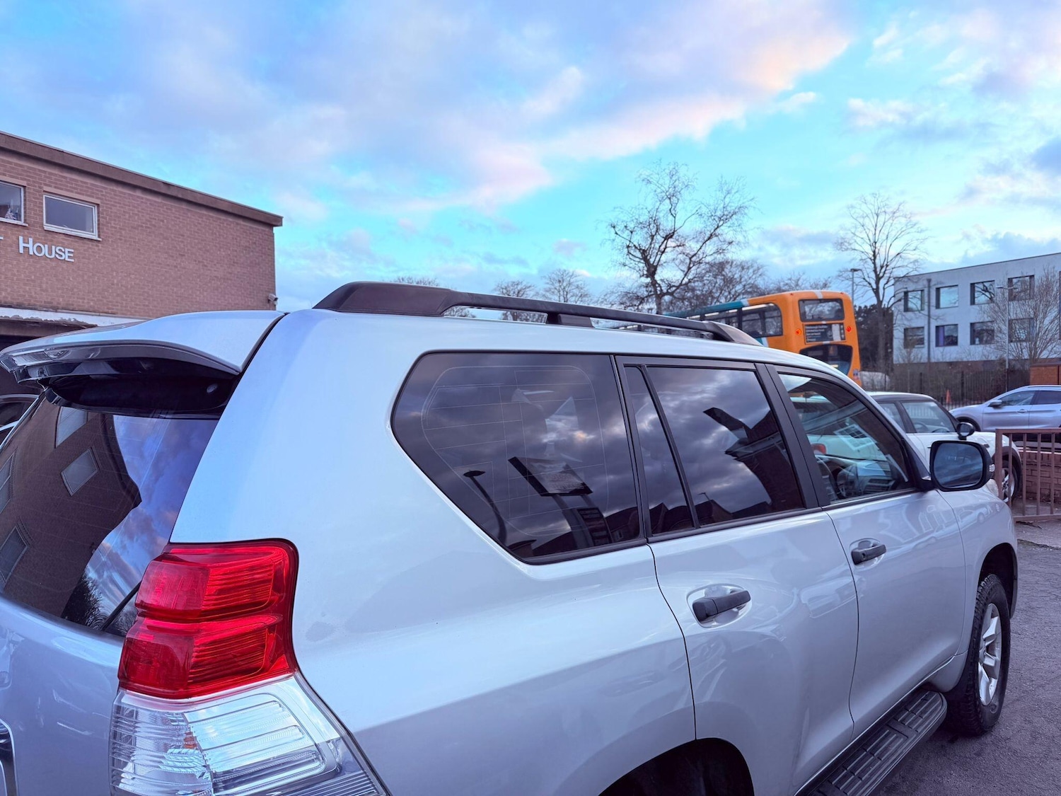 Used Toyota Land Cruiser 2010 for sale - 77710075: Photo 18