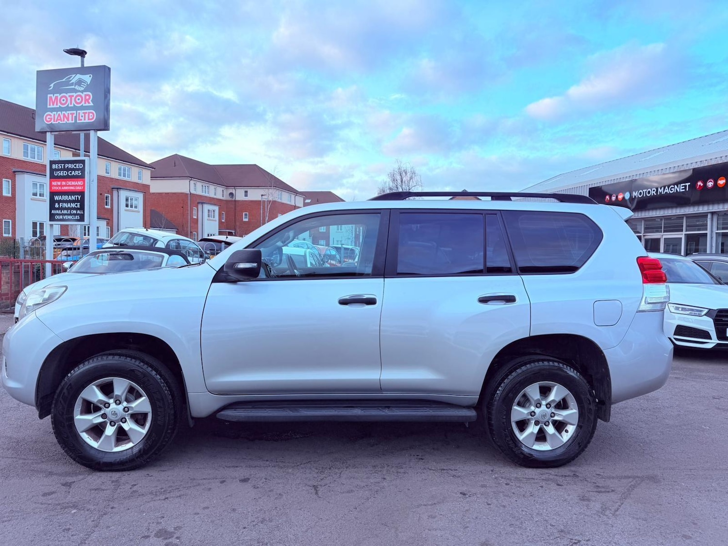 Used Toyota Land Cruiser 2010 for sale - 77710075: Photo 20