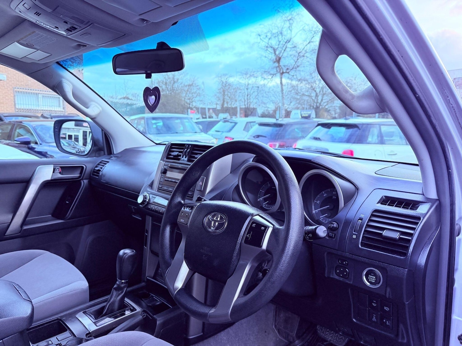 Used Toyota Land Cruiser 2010 for sale - 77710075: Photo 24