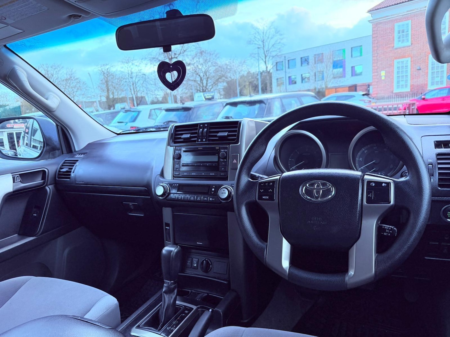 Used Toyota Land Cruiser 2010 for sale - 77710075: Photo 26