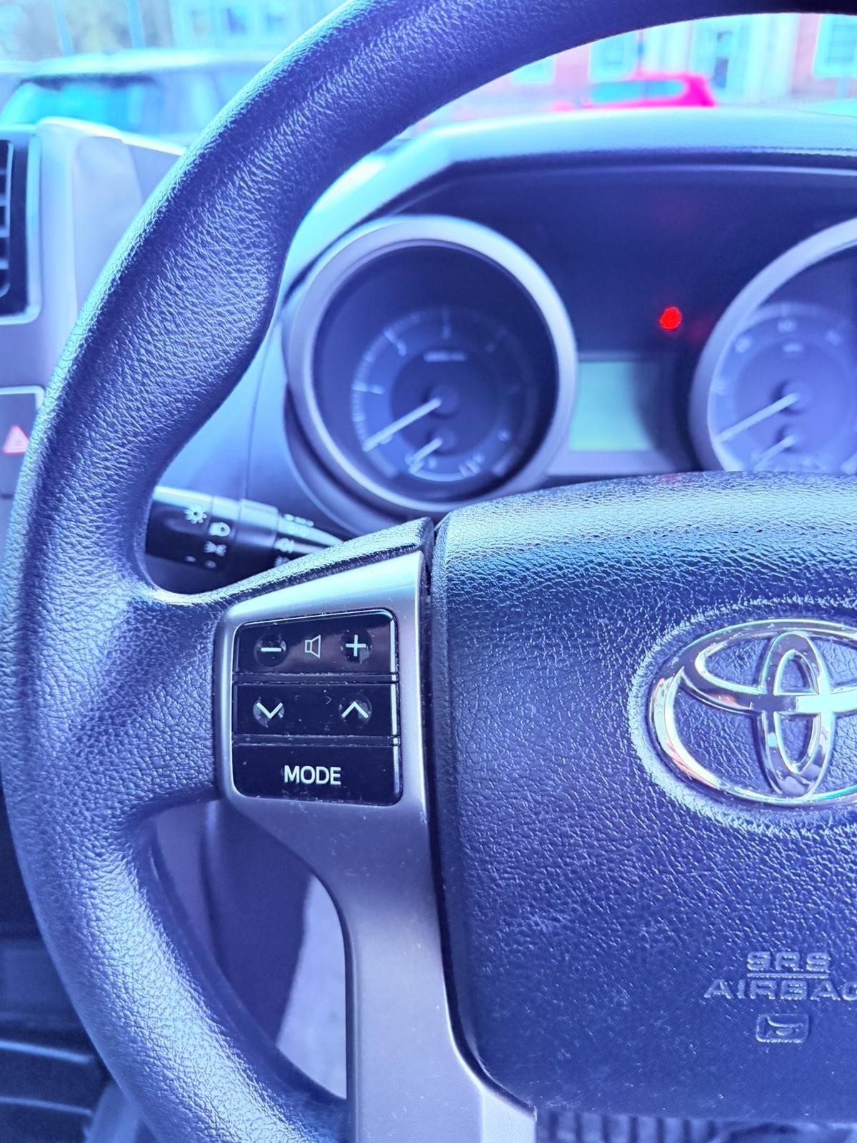 Used Toyota Land Cruiser 2010 for sale - 77710075: Photo 27
