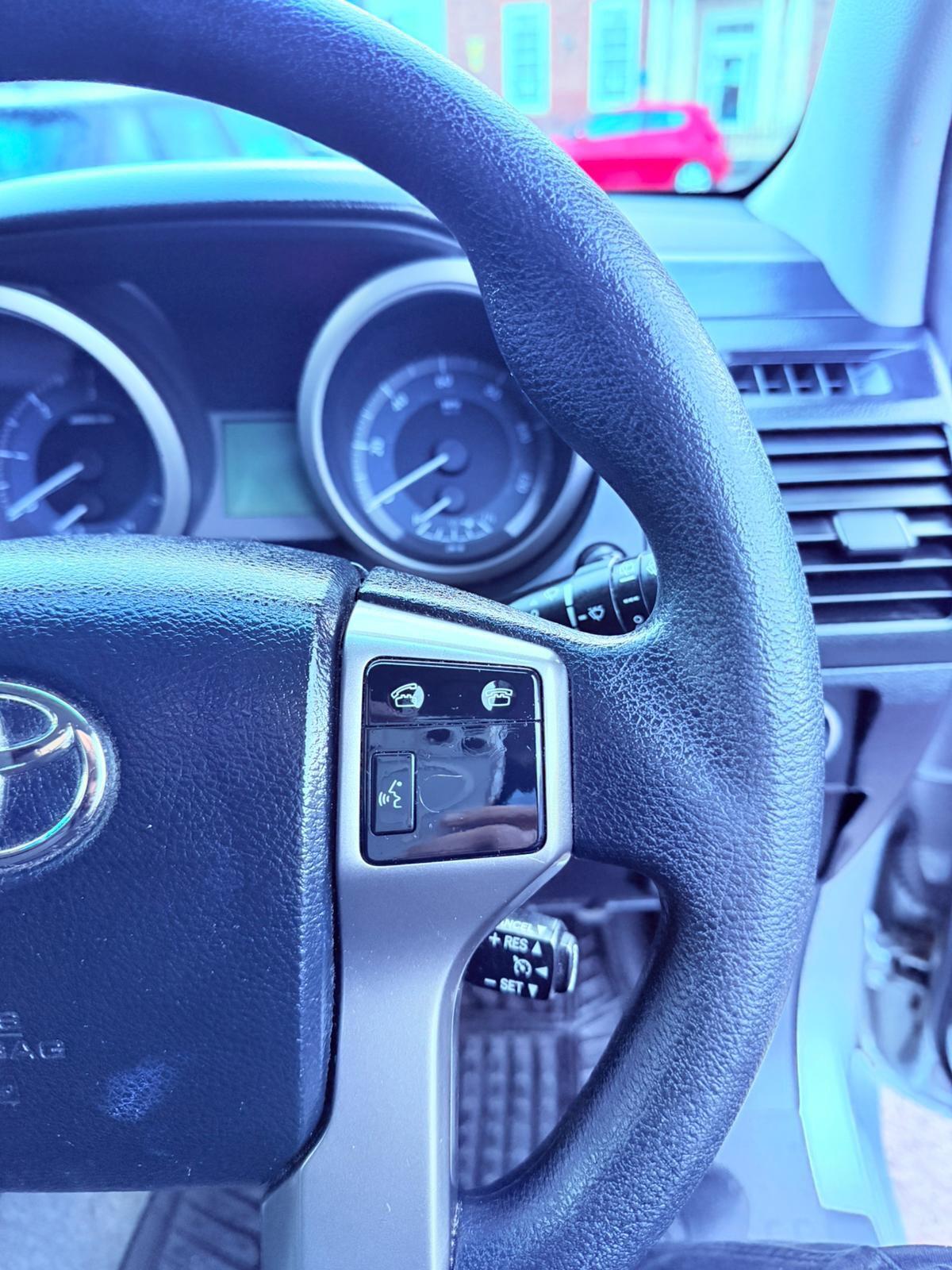 Used Toyota Land Cruiser 2010 for sale - 77710075: Photo 28