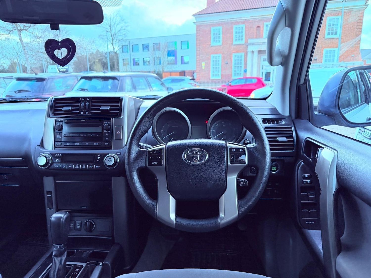 Used Toyota Land Cruiser 2010 for sale - 77710075: Photo 29