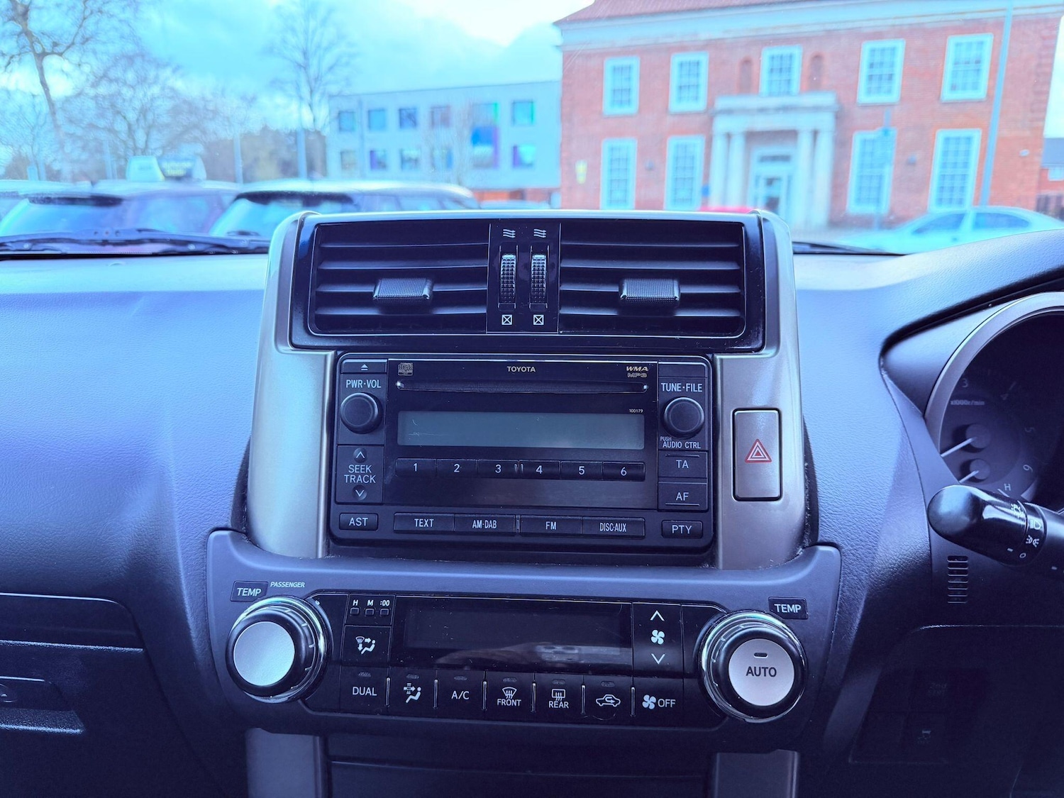 Used Toyota Land Cruiser 2010 for sale - 77710075: Photo 30