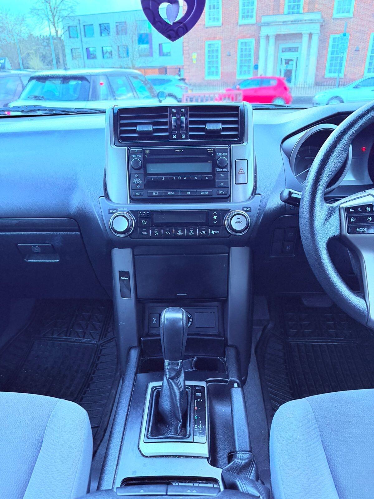 Used Toyota Land Cruiser 2010 for sale - 77710075: Photo 31