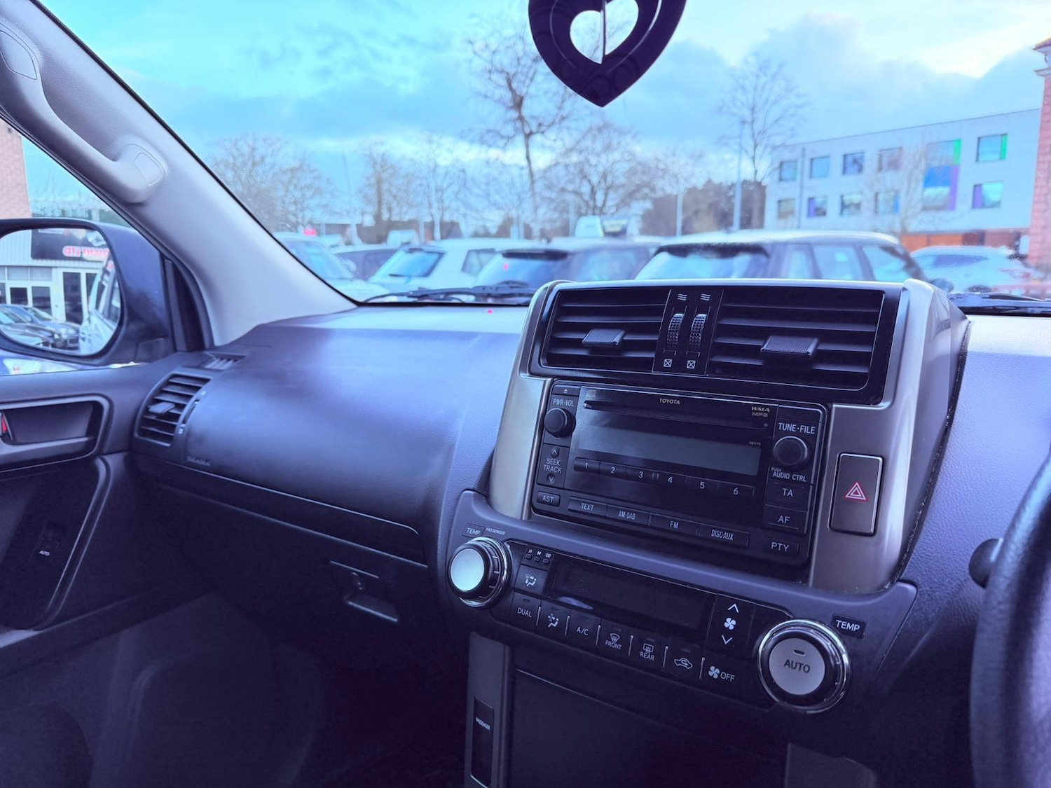 Used Toyota Land Cruiser 2010 for sale - 77710075: Photo 34