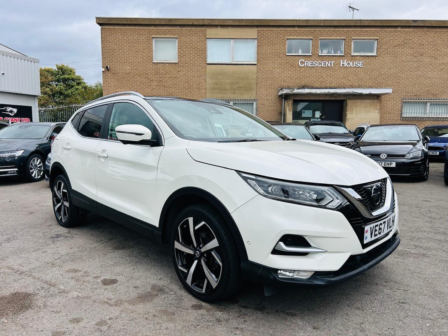 Used Nissan Qashqai 2018 for sale - 76174752: Photo 2