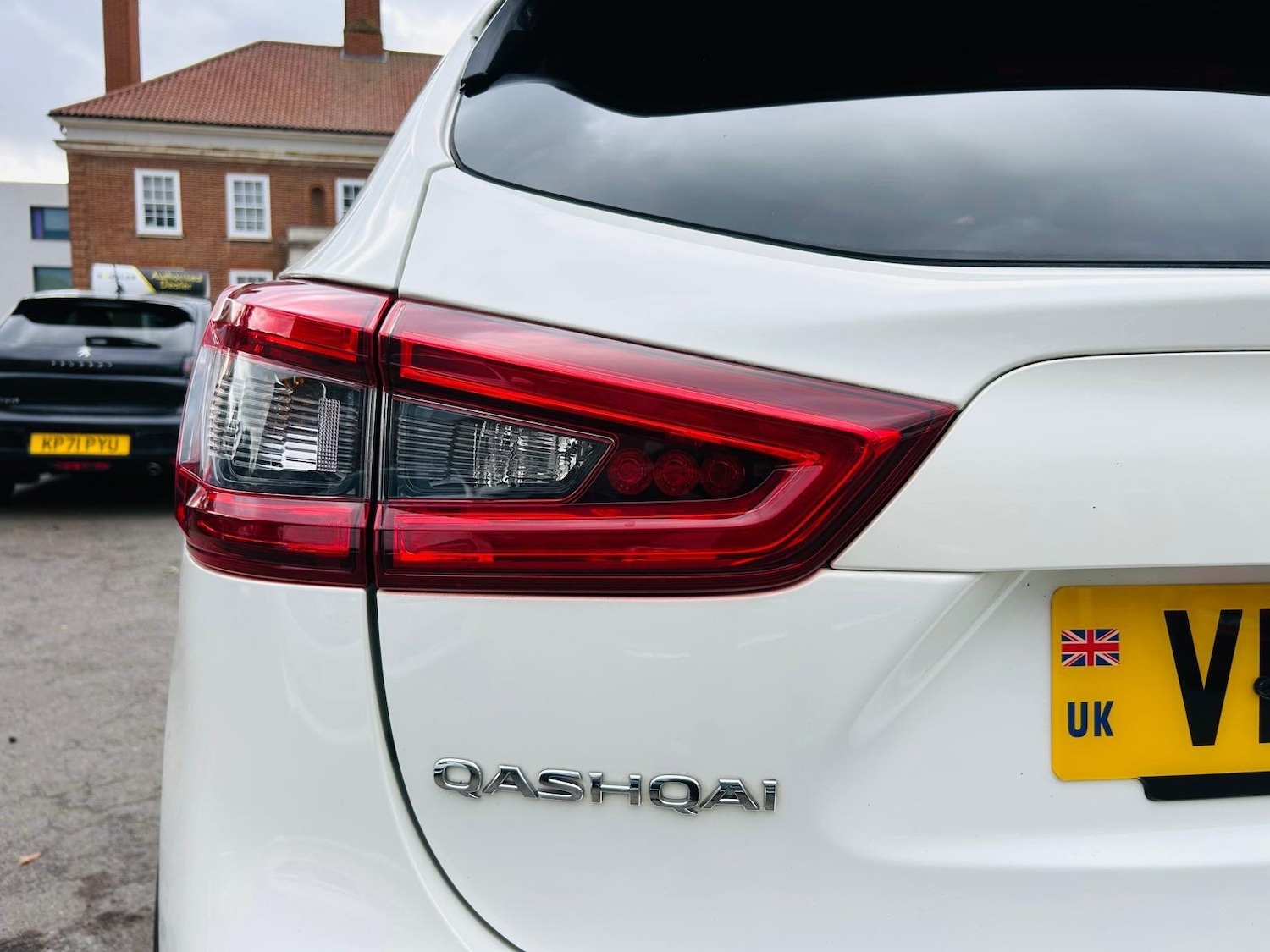 Used Nissan Qashqai 2018 for sale - 76174752: Photo 9