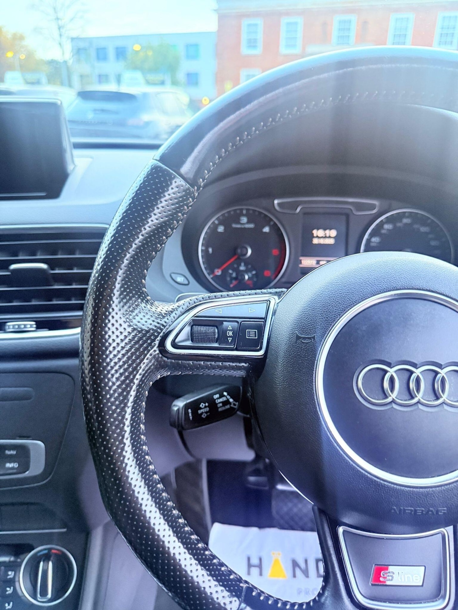 Used Audi Q3 2016 for sale - 76425163: Photo 37