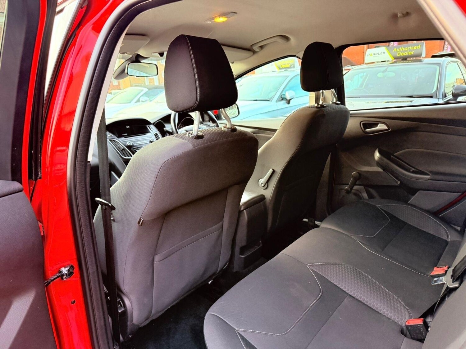 Used Ford Focus 2015 for sale - 76432368: Photo 42